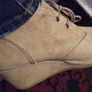 Wedge winter botties